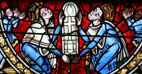 Vitrail de la crucifixion de la cathédrale avec Aliénor et Henri II (c) Daniel Clauzier